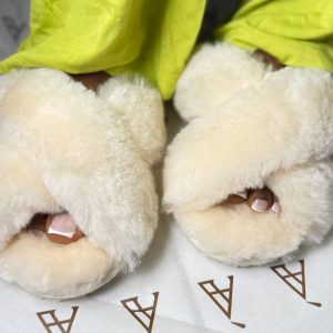 Blush Fur slides